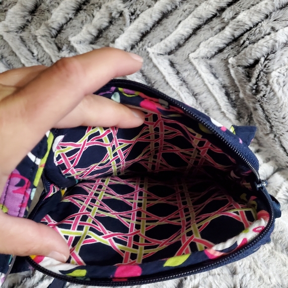 Vera Bradley 4 Piece Set Crossbody,Wallet, ID Holder, Chain Purse New Condition - Picture 2 of 11